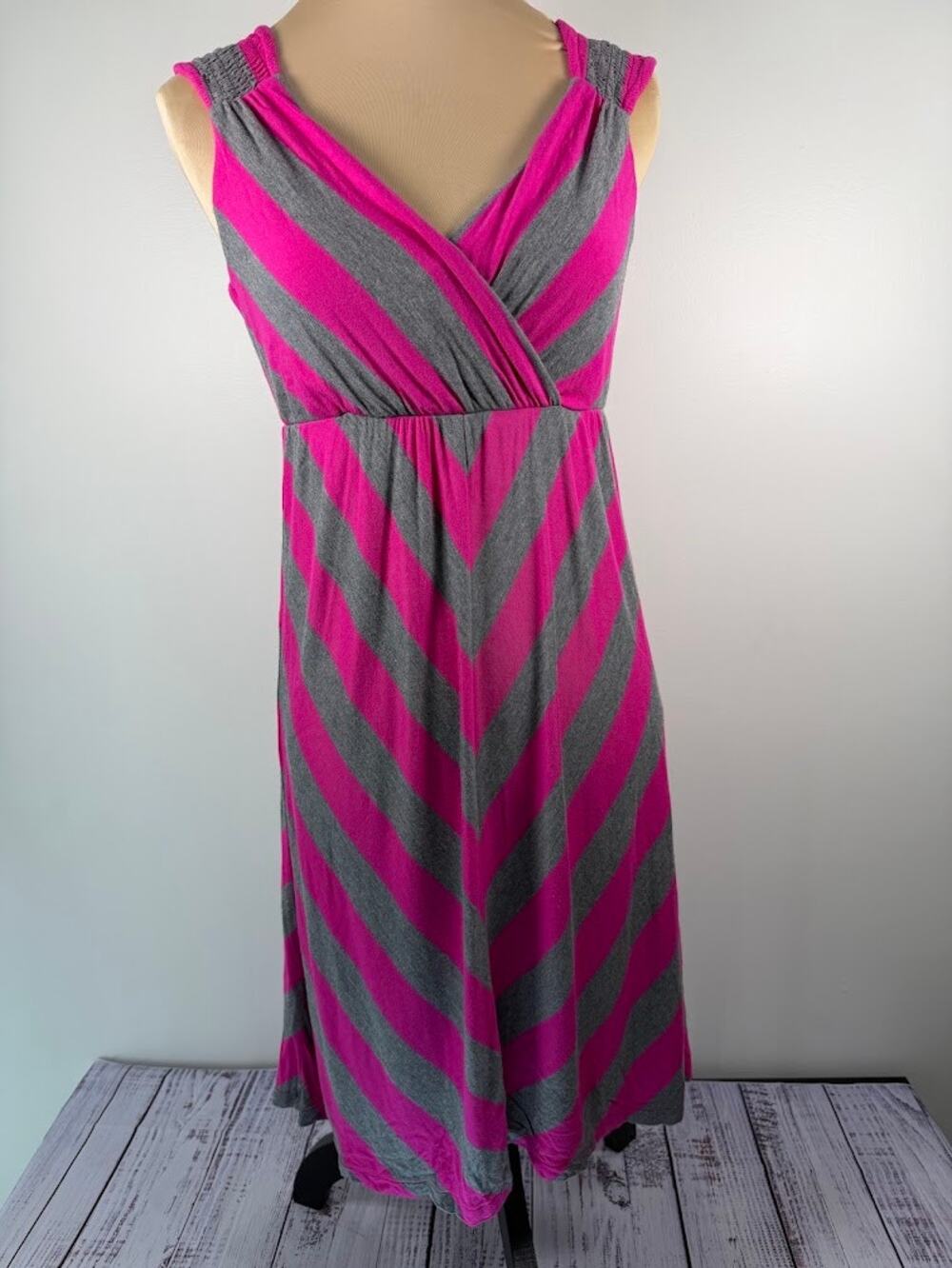 Apt. 9 Womens Chevron Stripe Surplice Dress M Pink Gray Sleeveless Empire Waist